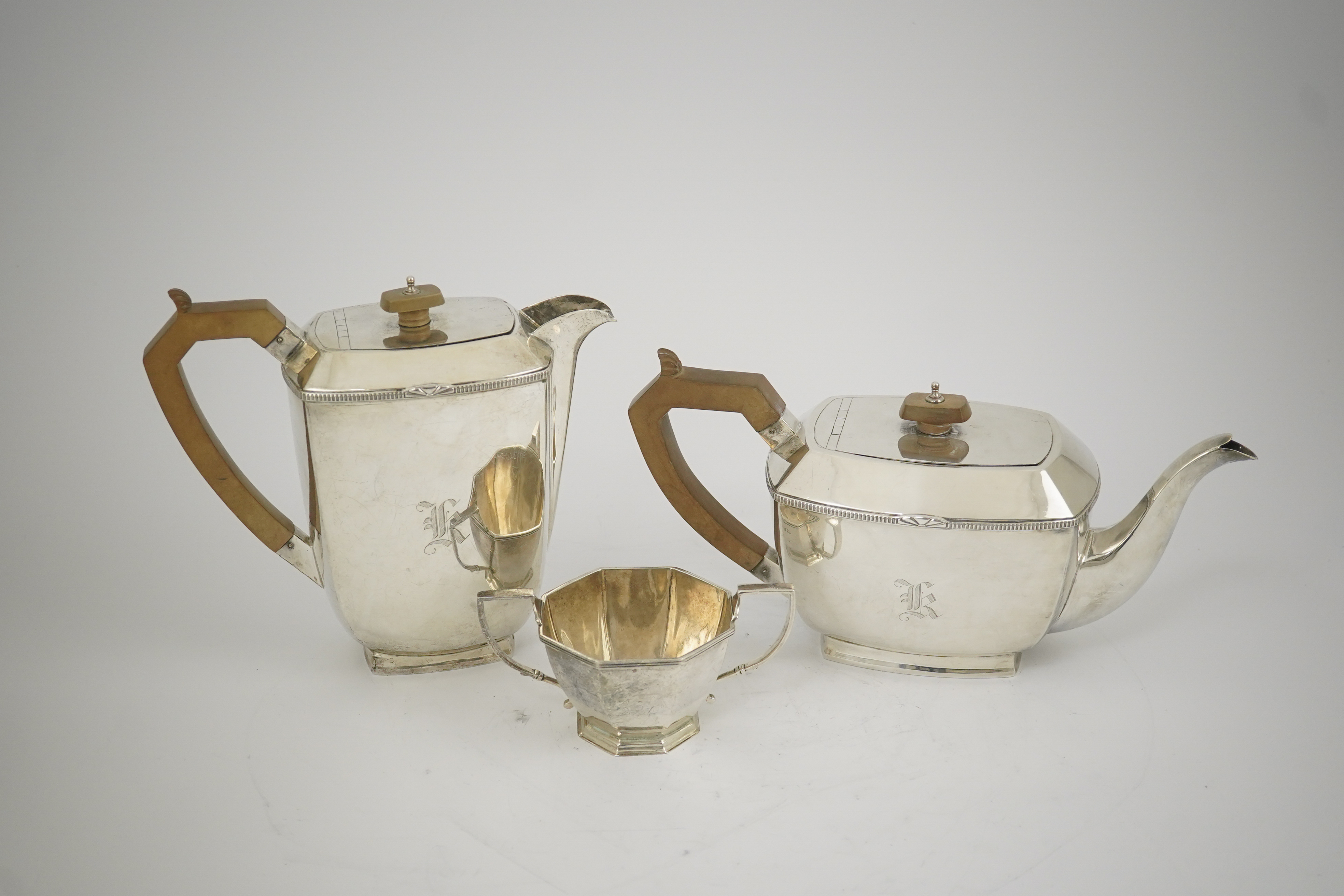 A George V Scottish silver teapot and hot water pot, by Henry Tatton & Son